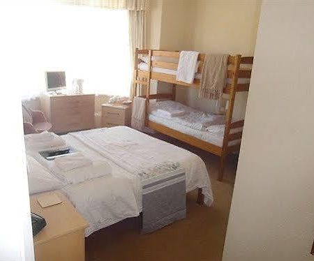 Kingsway Lodge Guest House Торки Экстерьер фото